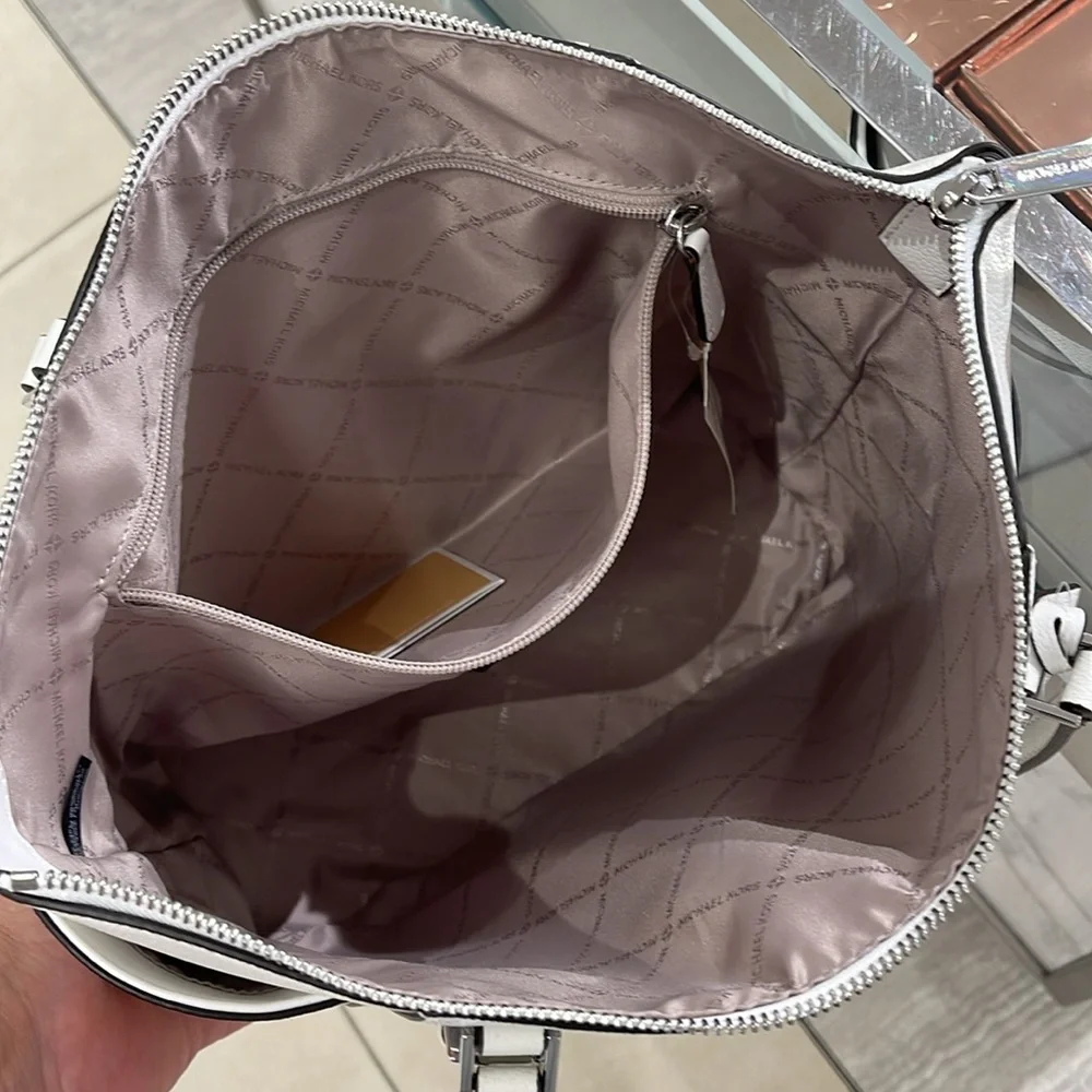 Michael Kors Charlotte Large Logo and Leather Top-Zip Tote Bag
Optic White 
NWT - Picture 9 of 16